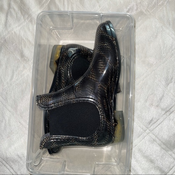 Python pattern rain booties size 9 - Picture 5 of 6